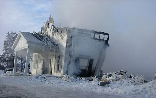 Icy ruins of the CFC building after the January 2001 fire
